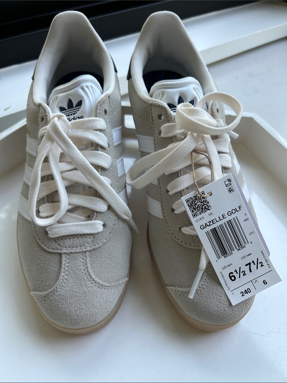 Adidas  Gazelle Golf Sneakers in Light Beige and White